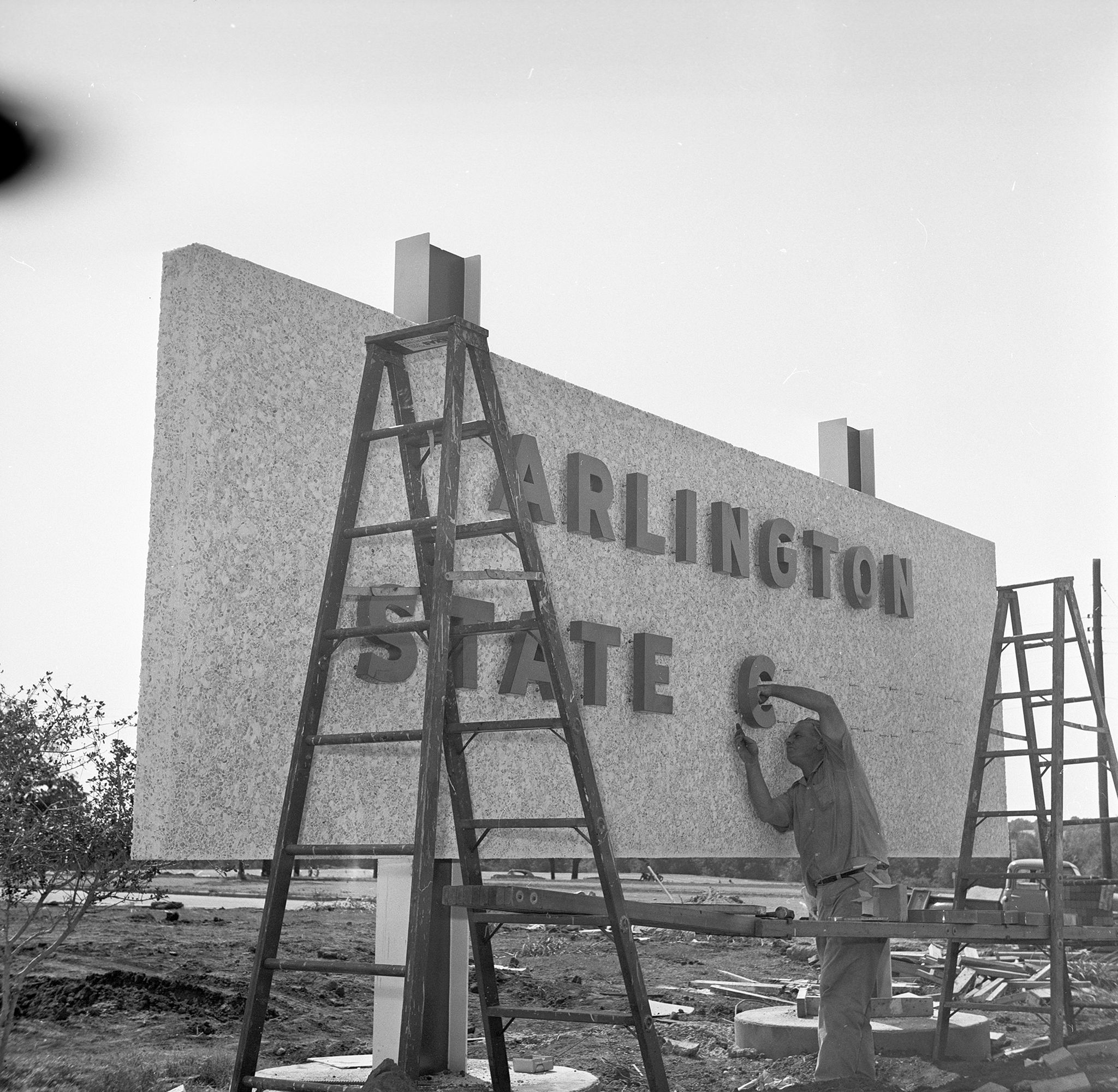 Arlington State College Sign