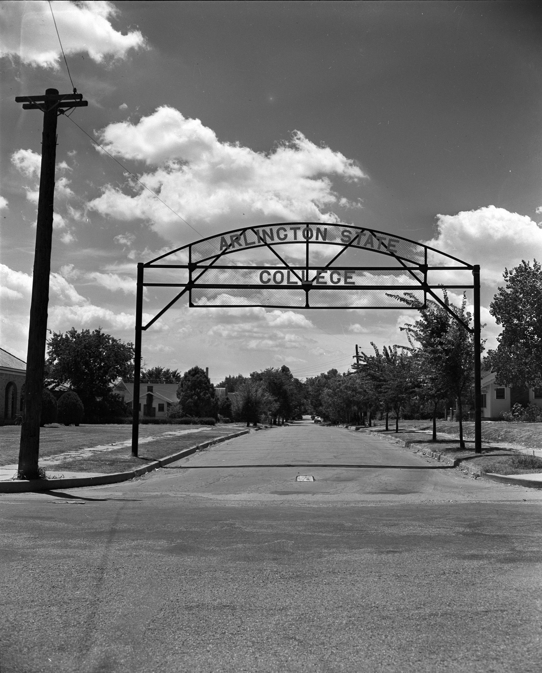 Abram Street entrance to Arlington State College