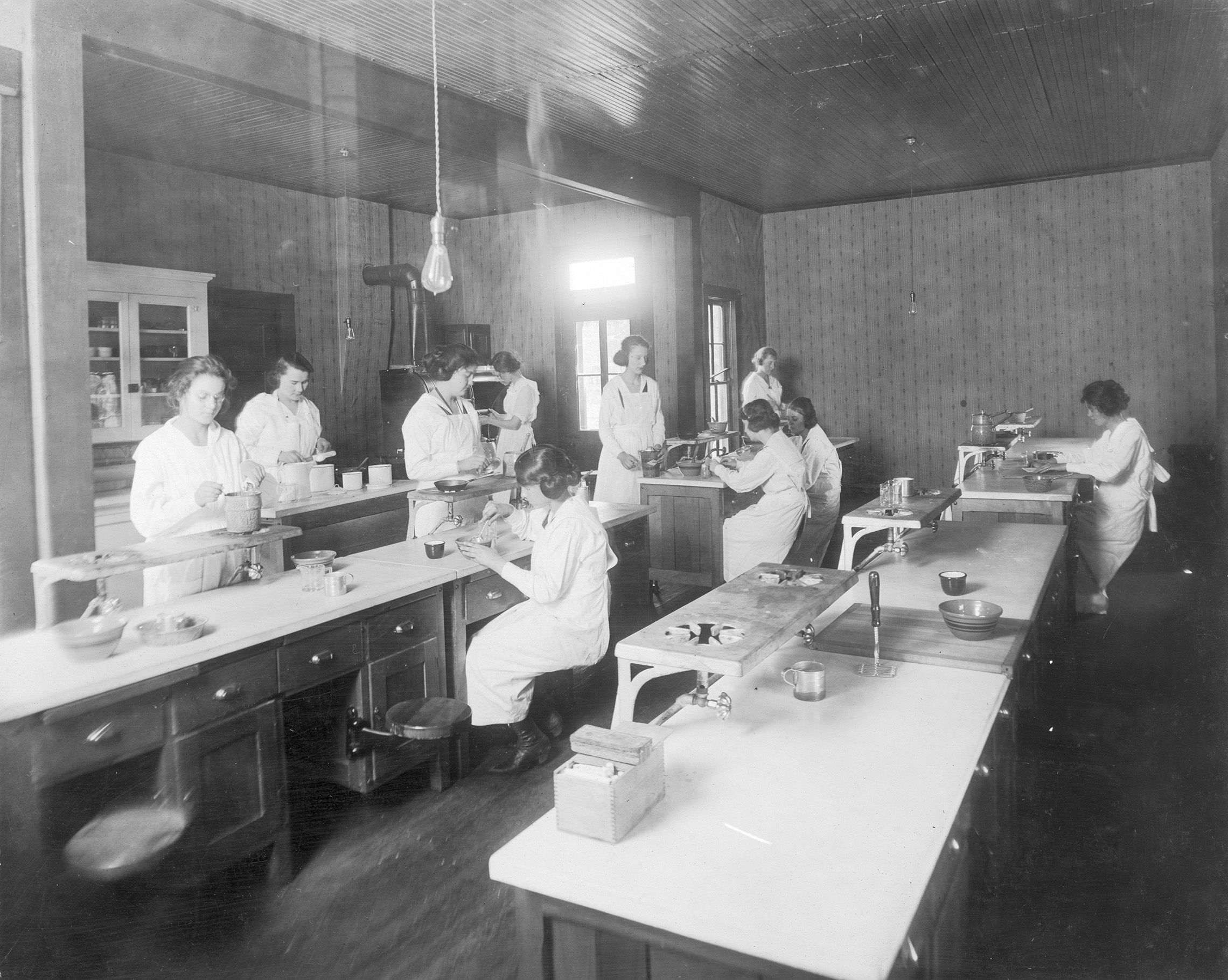 Cooking laboratory, Grubbs Vocational College, early 1920s